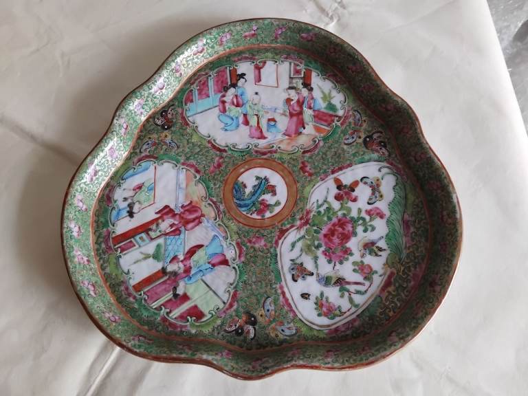 Chinese Famille Rose ceramic tray