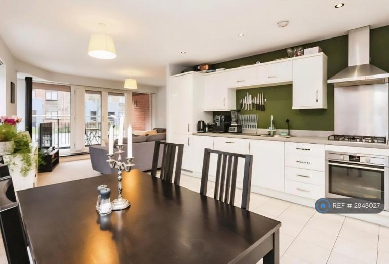 2 bedroom flat in Canal Court, Worcester, WR5 (2 bed) (#2848027)