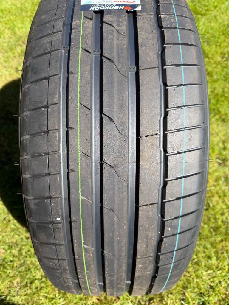 Hankook Ventus S1 evo3 - 255/45R20 101T Tyre (Brand New)
