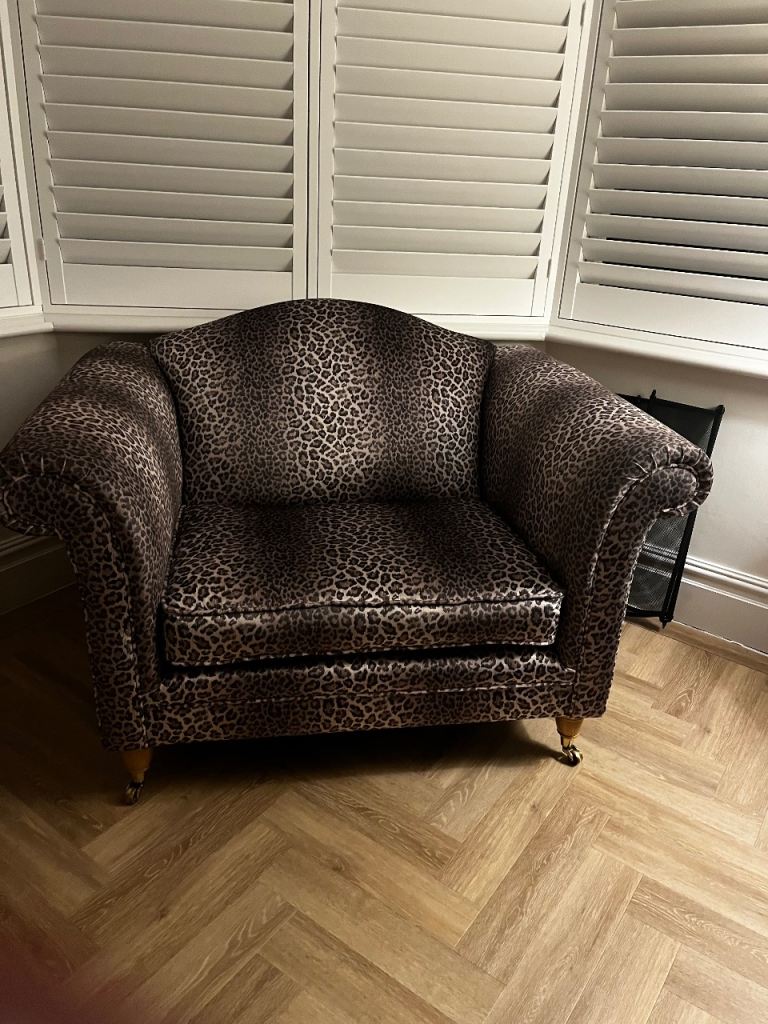 Laura Ashley Gloucester Snuggle Chair
