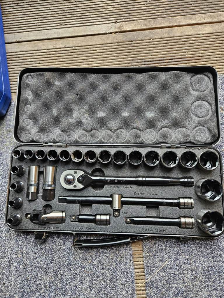 Premier black 1/2" drive socket set