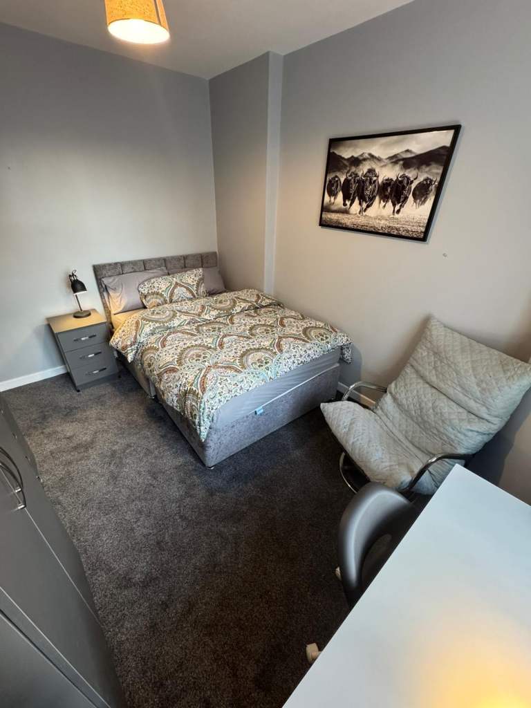 BEAUTIFULLY FURNISHED ROOMS BESIDE CUTY HOSPITAL 