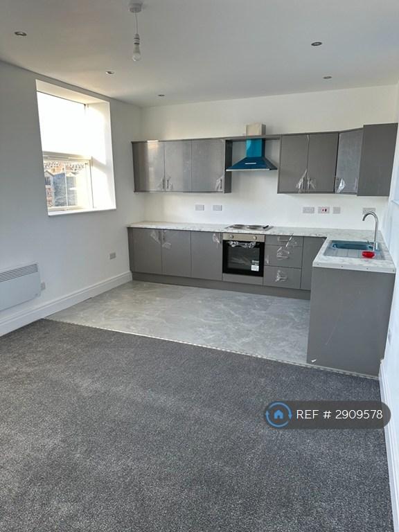 2 bedroom flat in Hesketh House, Great Harwood, BB6 (2 bed) (#2909578)