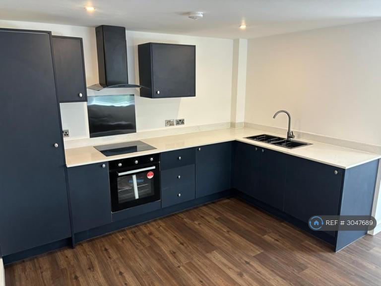 1 bedroom flat in Prospect Business Centre, Huddersfield, HD1 (1 bed) (#3047689)