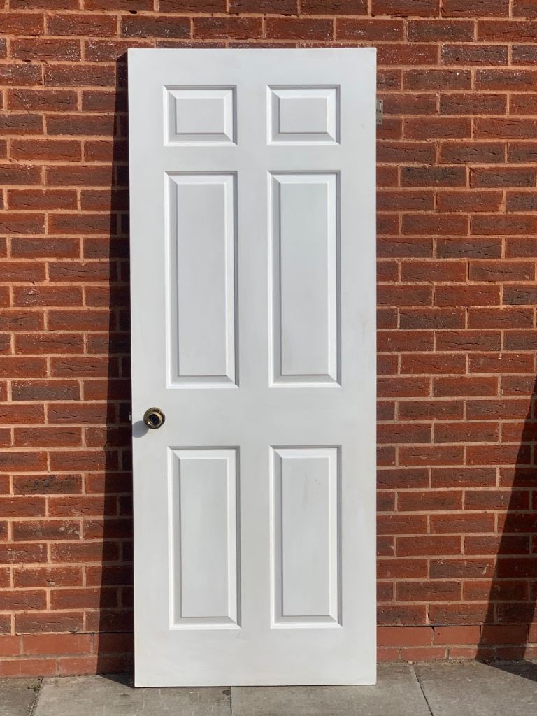 6 PANEL INTERNAL DOOR IN WHITE 76CM WIDE 198CM HIGH ROUND HANDLE CAN DELIVER