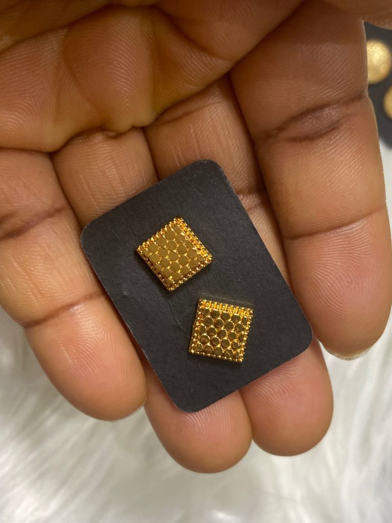 Beautiful stud earrings 2