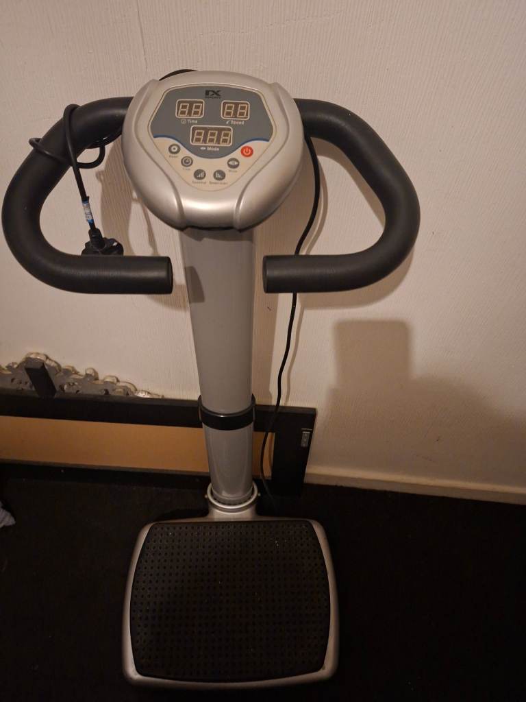 REDUCED Vibrating plate weight loss machine
