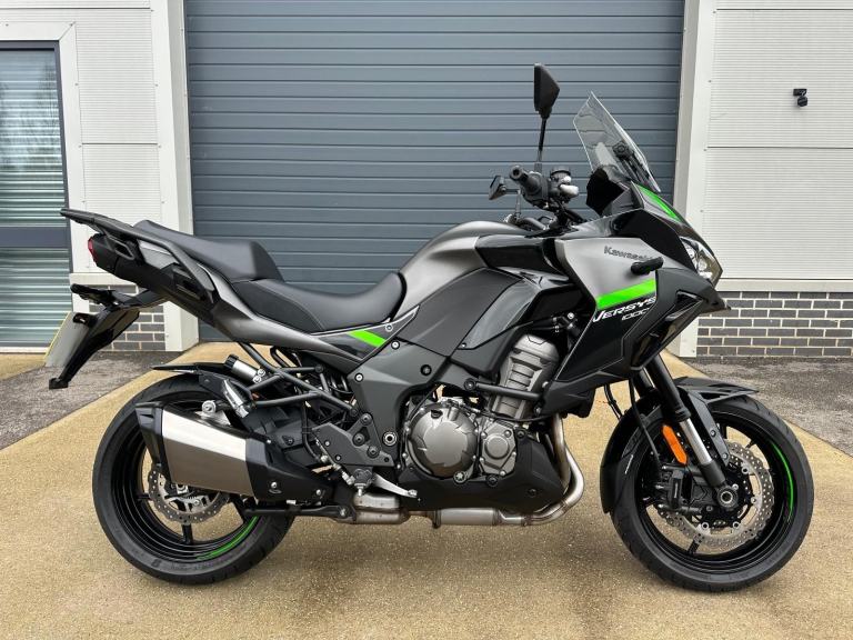 KAWASAKI KLZ 1000 VERSYS CRFNN 2024 74 REG - ONLY 1469 MILES
