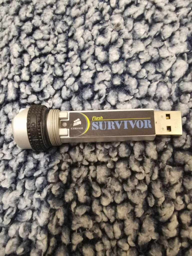 Corsair 16GB Flash Survivor Memory Stick