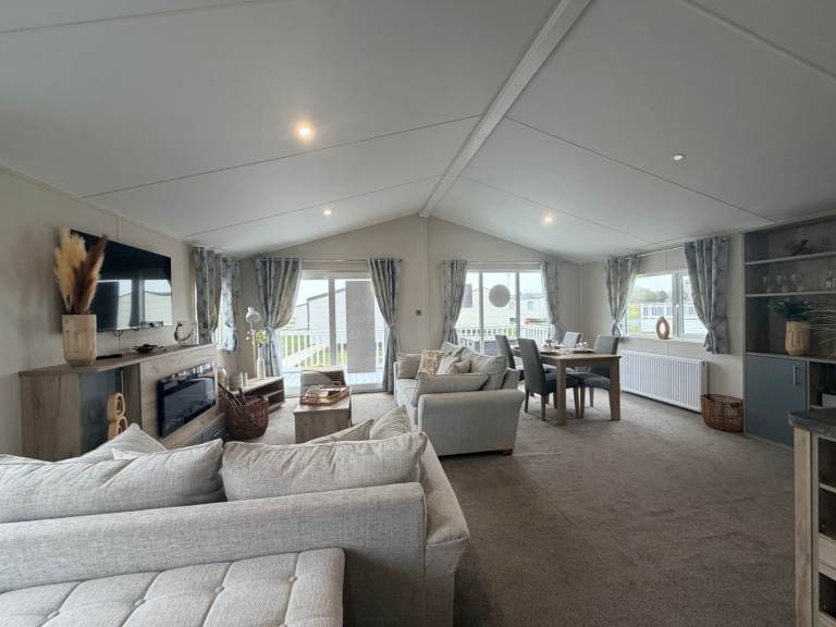 Luxury Lodge For Sale - Suffolk Coast - Open 11.5 Months - Pet Friendly 