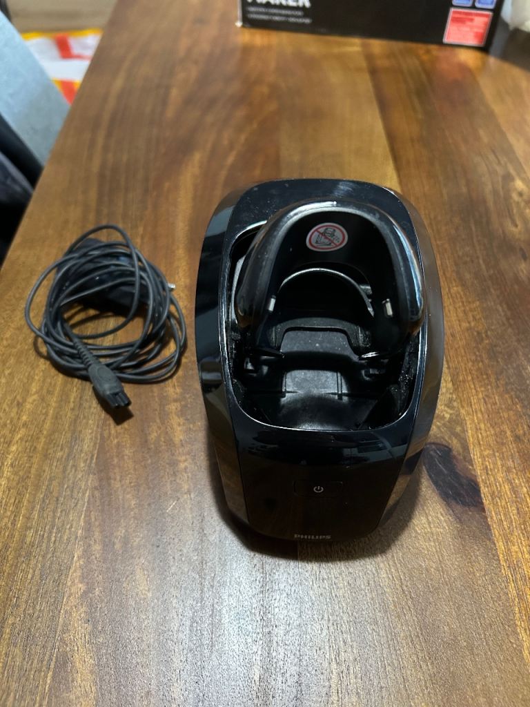 Philishave cleaning station/pod