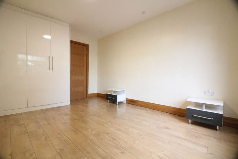 *INCL ALL BILLS & WIFI* DOUBLE ENSUITE ROOM- HILLINGDON HAYES UXBRIDGE WEST DRAYTON