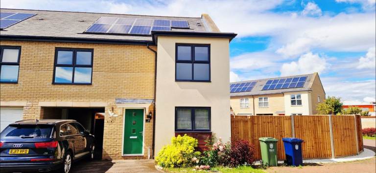 Large Double New En-Suite Room, Furnished