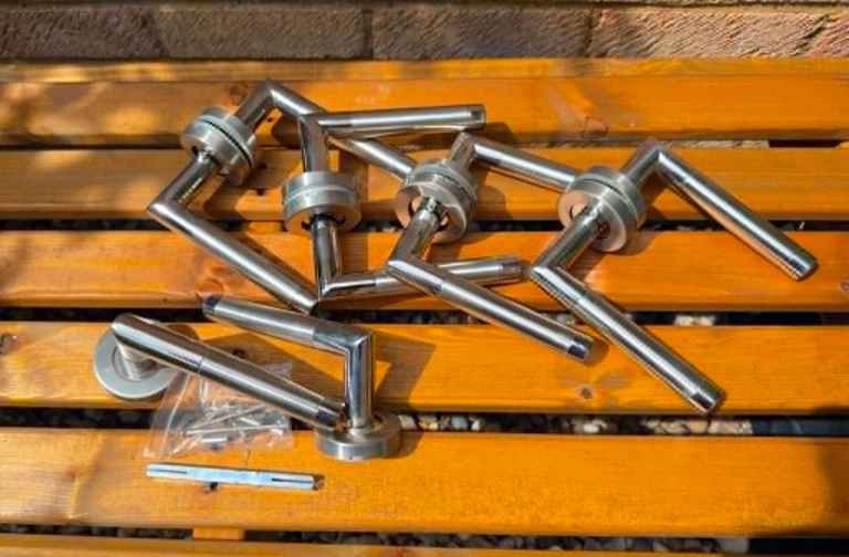 CHROME INTRNAL DOOR HANDLES
