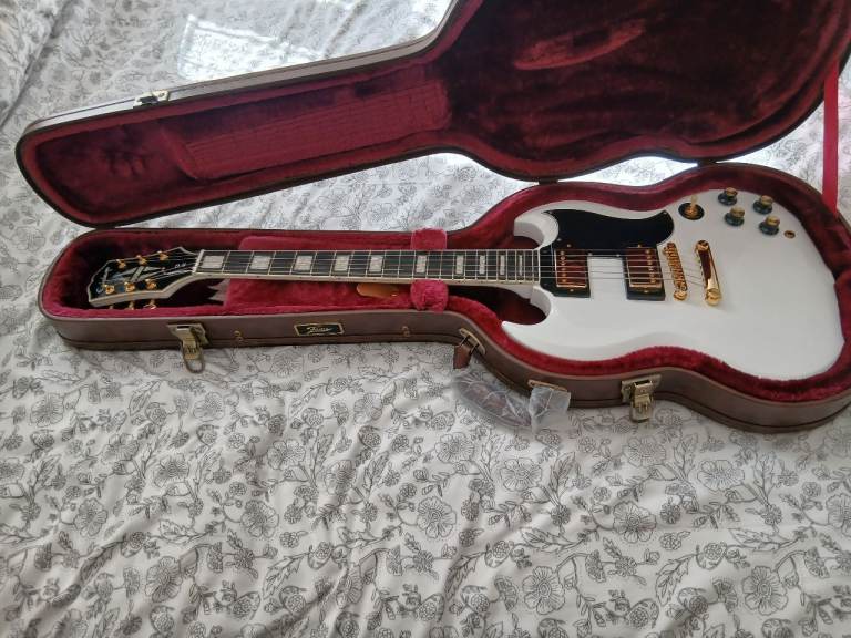 Epiphone SG Custom Alpine White with Hard Case