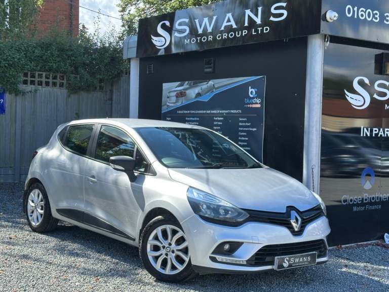 2017 Renault Clio 1.5 Play DCi 90 Diesel Manual 5 Door Hatchback Silver