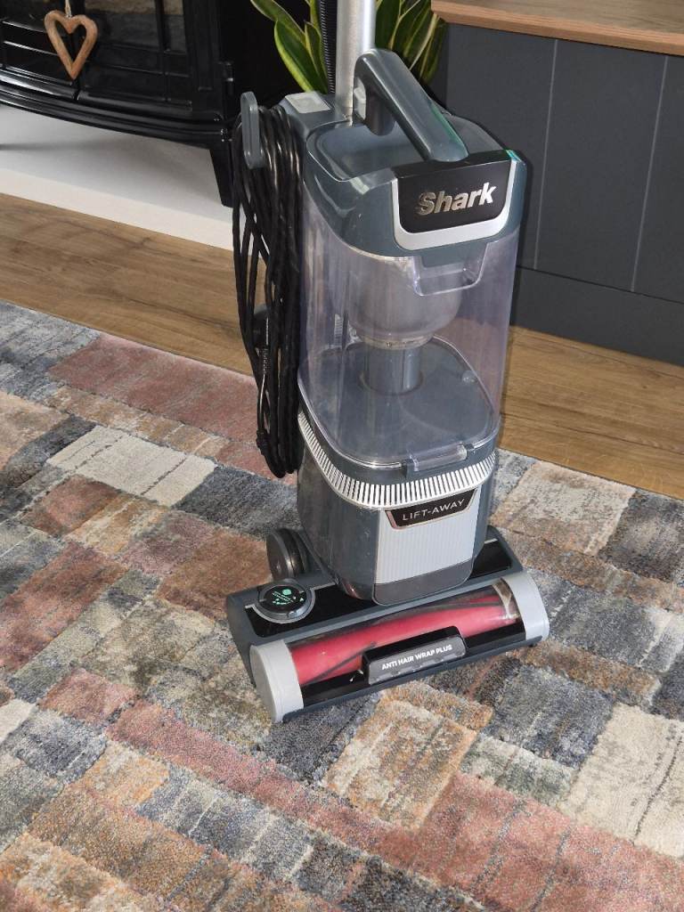 Shark Lift-Away Upright Vacuum Cleaner - Grey, Good Condition