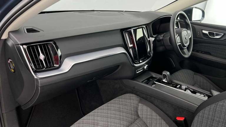 2021 Volvo V60 Momentum, B3 mild hybrid ESTATE Petrol/Electric Hybrid Automatic