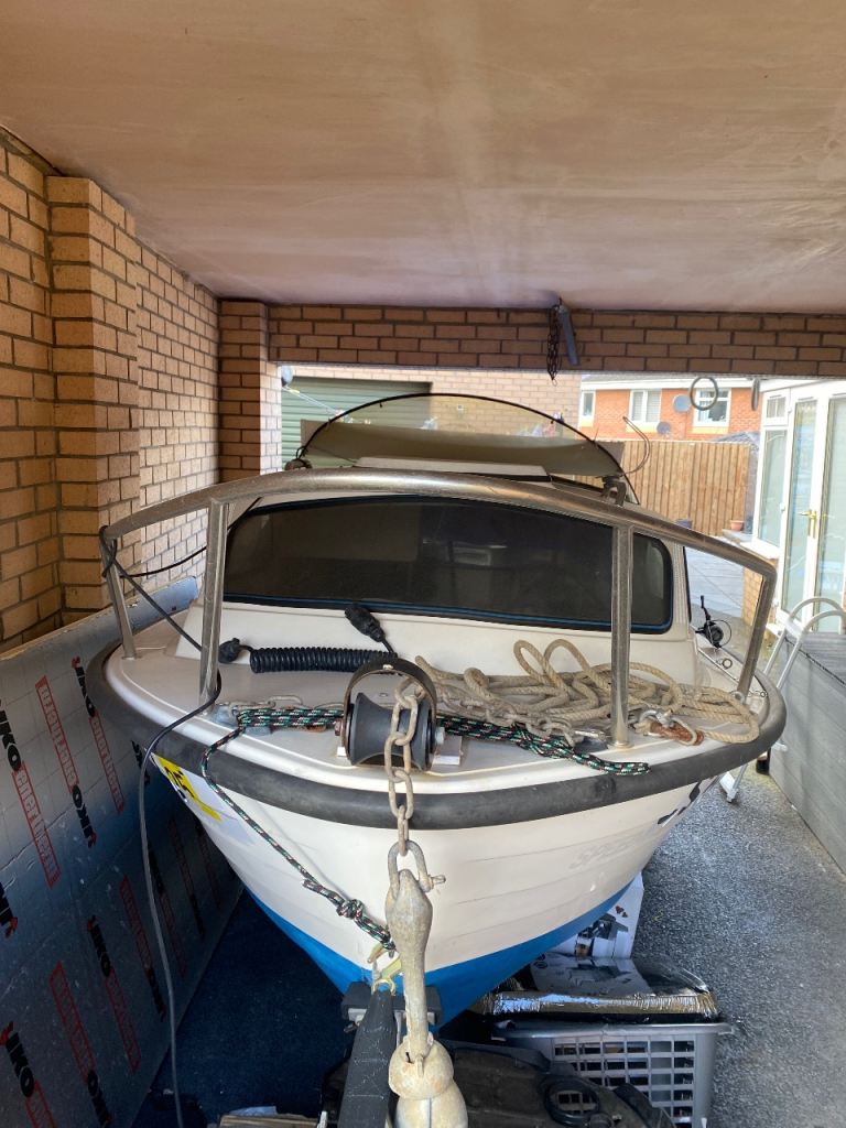 Mayland 14 Day Boat with 25HP Mercury Outboard – White, Good Condition