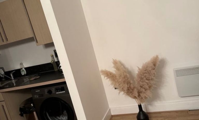 Double room Romford - very clean, peaceful space!!