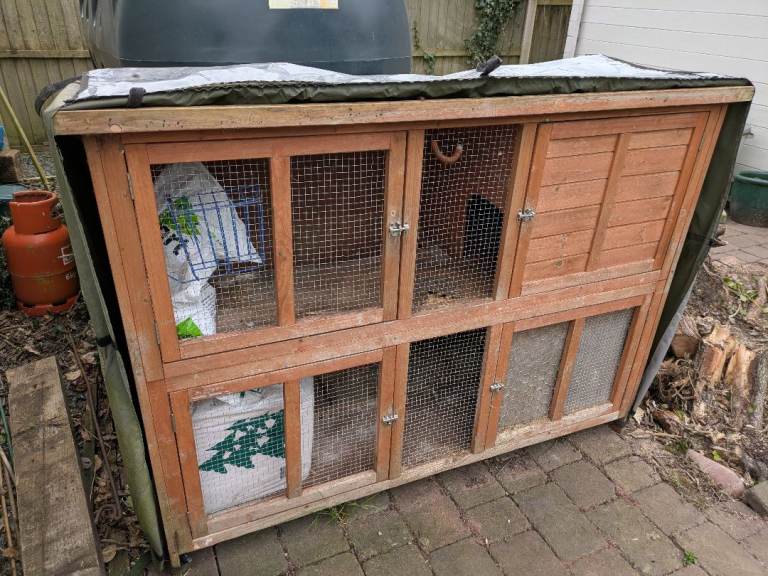 RABBIT HUTCH 2 STORY