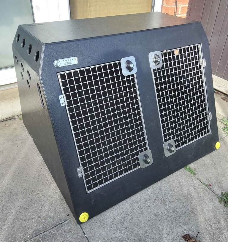 DT Boxes - Transport double dog box " Volvo XC40 " ( Lockable & Light Weight )