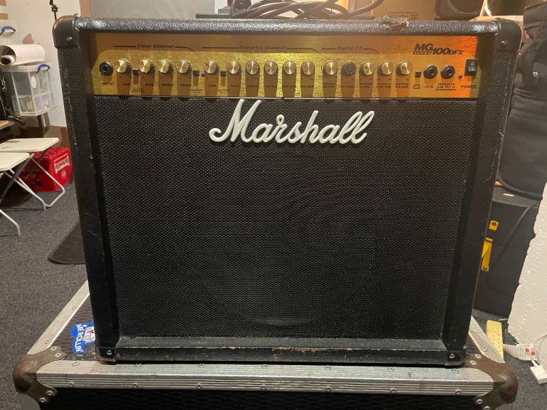 Marshall MG 100w DFX
