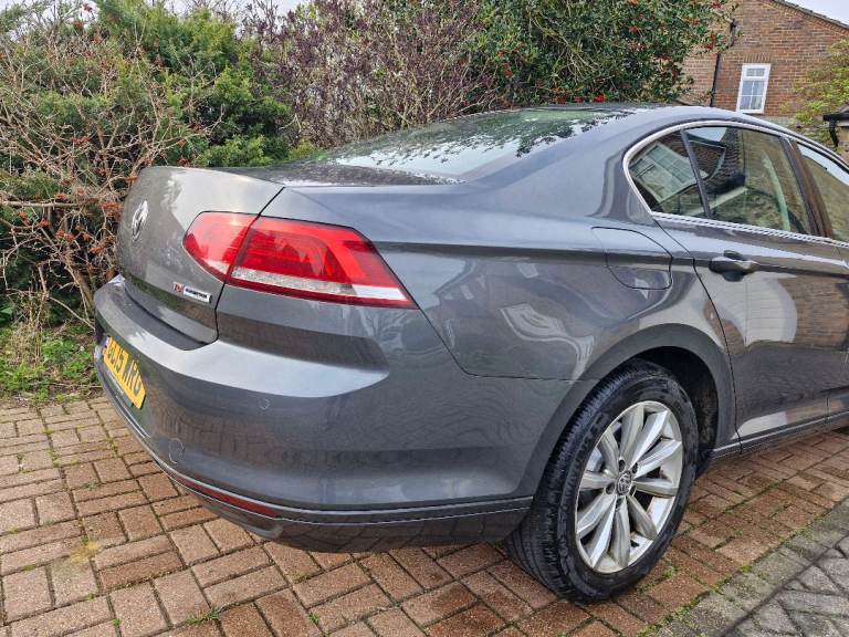 Volkswagen, PASSAT, Saloon, 2015, Manual, 1598 (cc), 4 doors