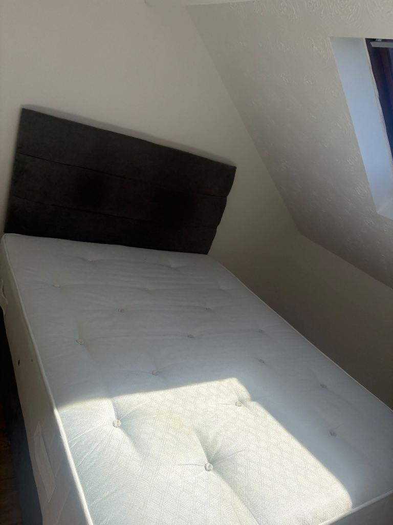 Double divan bed and mattress 