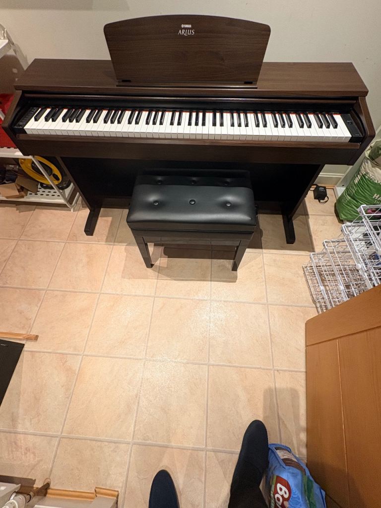 Yamaha Arius Electric Piano for sale 