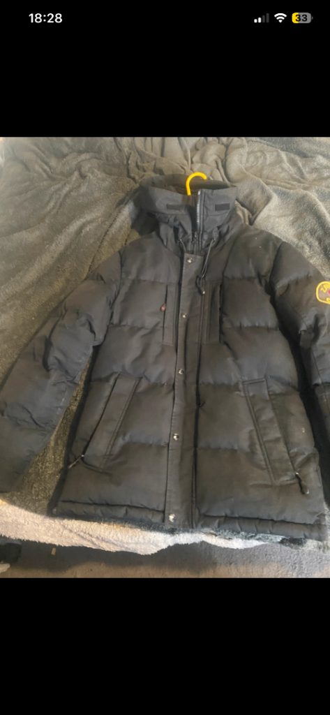 Zavetti Canada Black Puffer Jacket – Size S