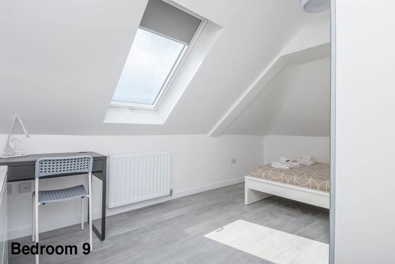 FLAT SHARE: DOUBLE ROOM within superb, HMO, furnished flat in Causewayside - available soon