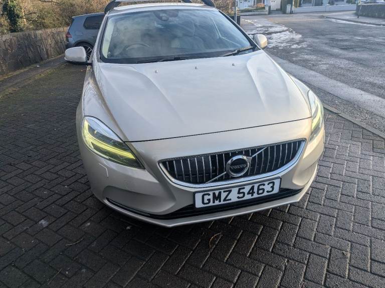 Volvo, V40, Hatchback, 2016, Semi-Auto, 1969 (cc), 5 doors