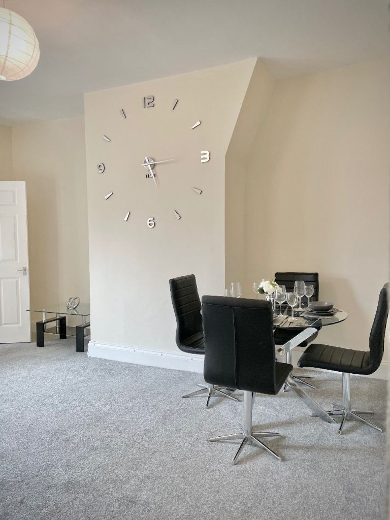 Stunning 2 bed apartment close to Saltwell park