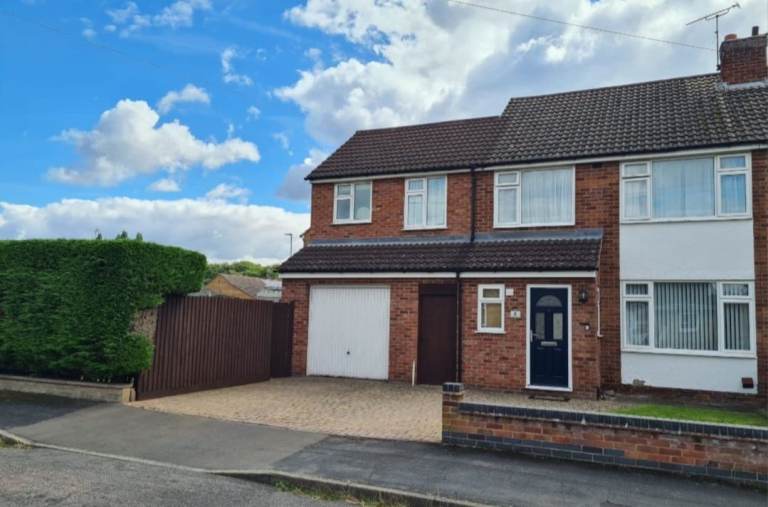 Extended 4 Bedroom with Ensuite Property to Let - in highly sought after THURMASTON