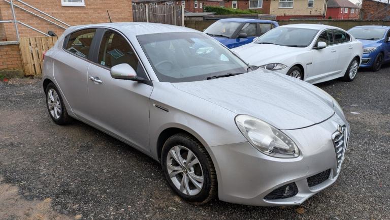 2012 Alfa Romeo Giulietta 1.4 TB Lusso 5dr HATCHBACK Petrol Manual