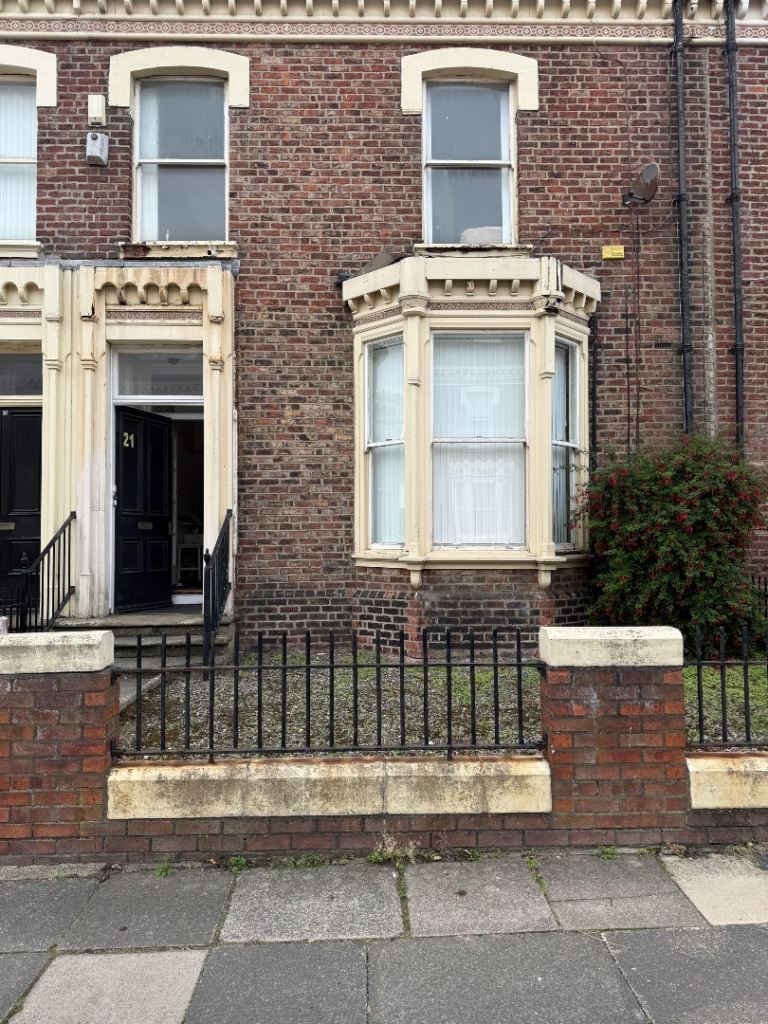 Studio flat  -  City centre