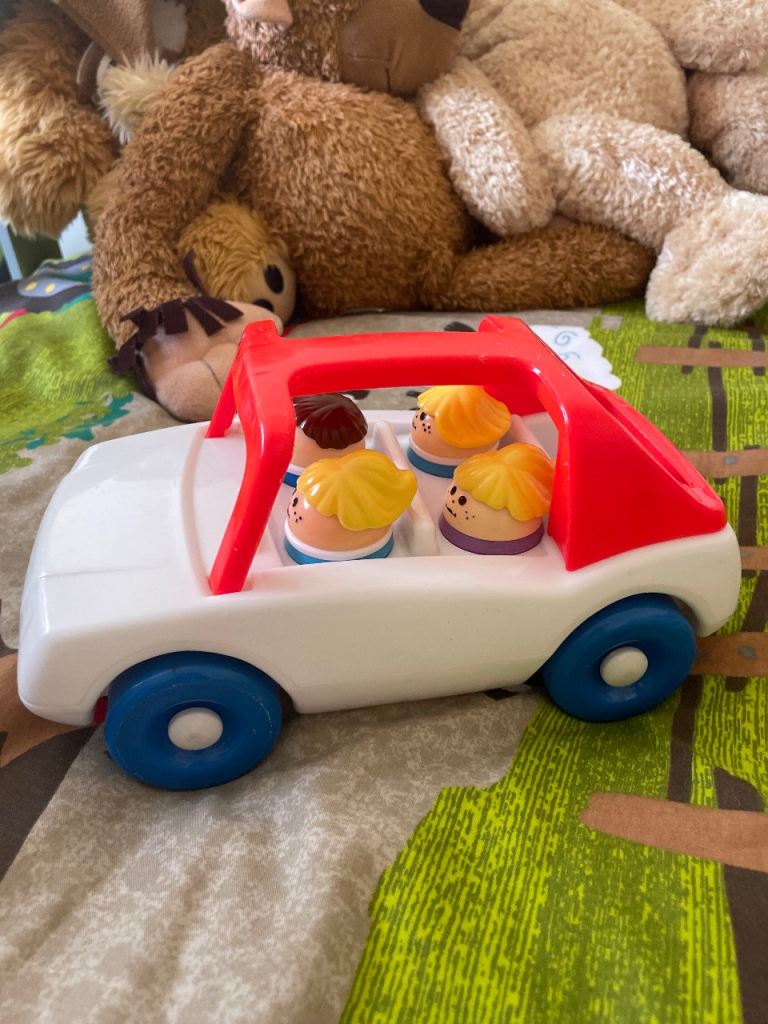 Little Tikes Family Cat with figures 