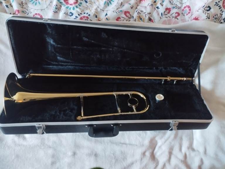 Trombone (Gear4Music) with Hard Case