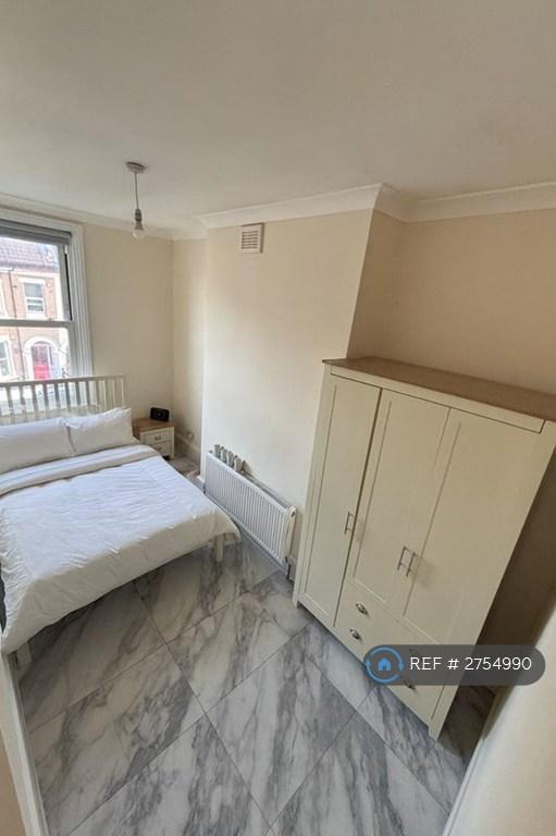 1 bedroom in Quadrant Road, London, CR7 (#2754990)