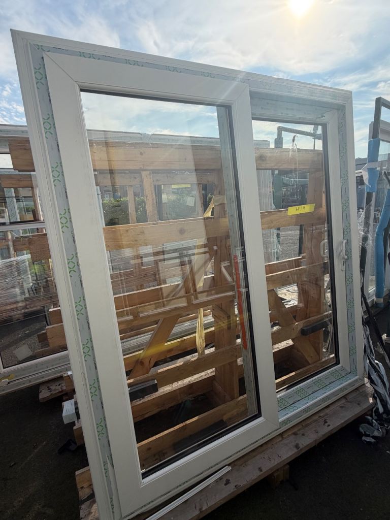 PVC SLIDING DOOR WHITE ON WHITE 