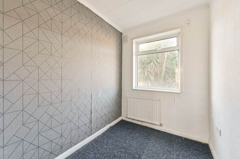 3 bed 2 living rooms Thornton Heath 