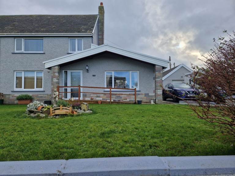 3 bed semi detatches house cardigan bay nr aberporth