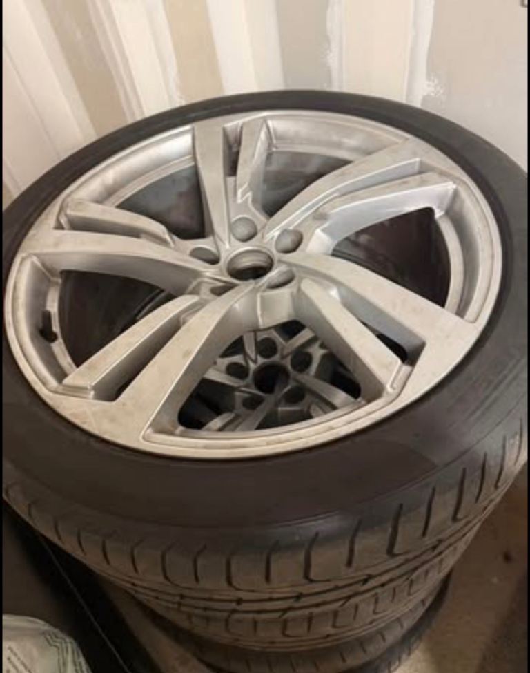 4 genuine 20 inch audi alloys & Pirelli Tyres