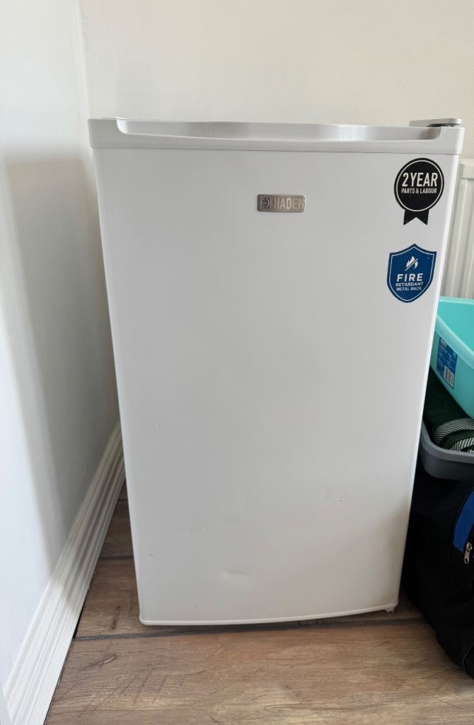  White Under Counter Fridge Freezer
