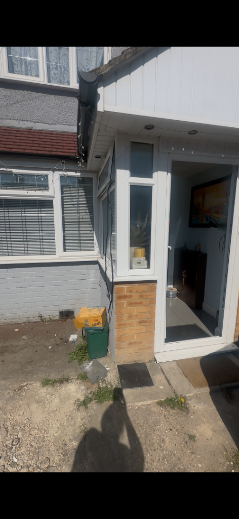 4/5 bed room house to rent in Hayes 