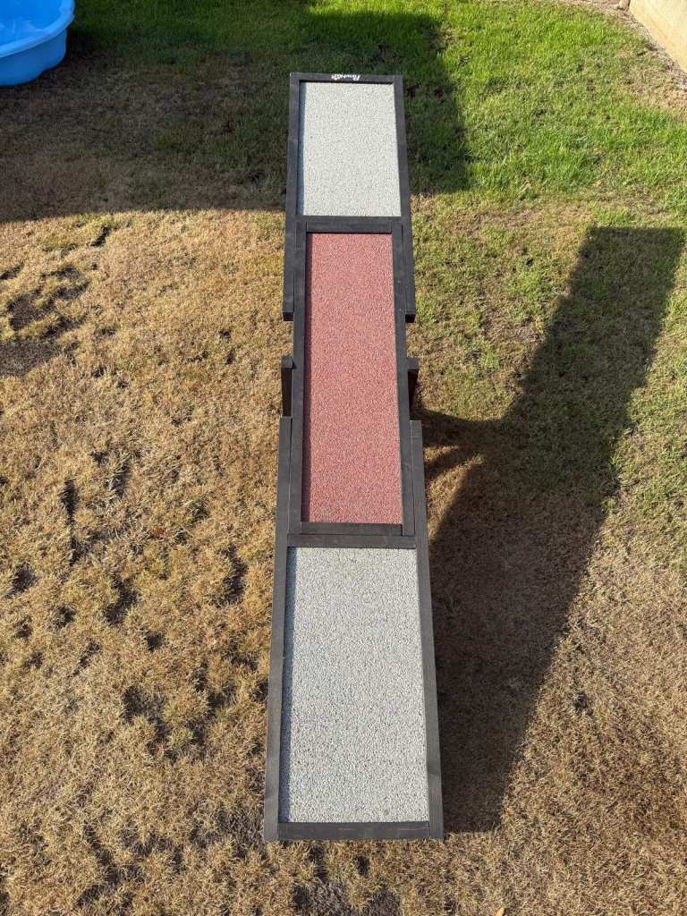 Seesaw for a dog, anti-slip surface (Collect only SK6 8AH)