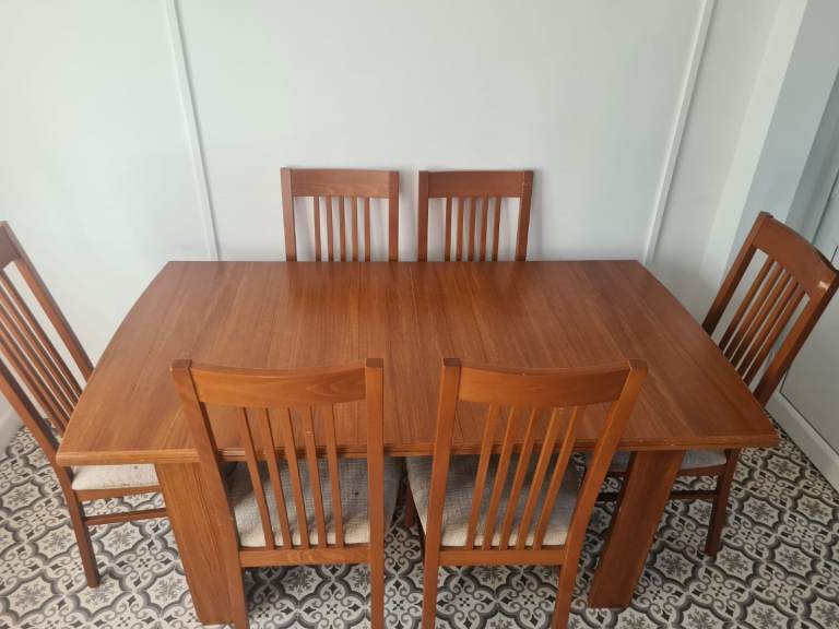 Solid Wood Dining Table and 6 Chairs – Good Condition