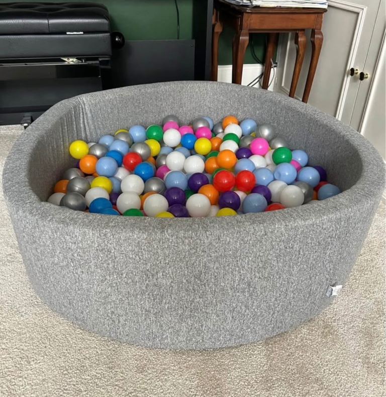 Ball pit 