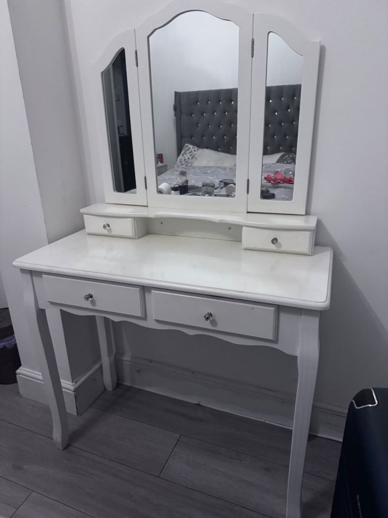 Dressing table and chair 